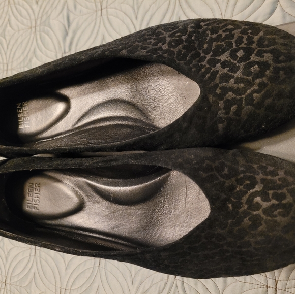 Eileen Fisher Embossed Leopard Suede Wedges 10 - Picture 6 of 10